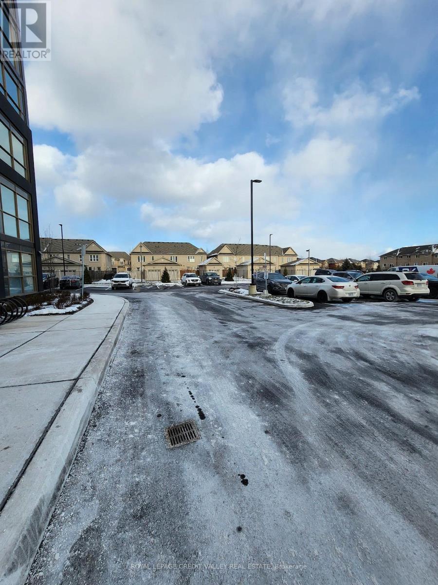 315 - 2333 Khalsa Gate, Oakville, Ontario  L6W 4J2 - Photo 5 - W12002282