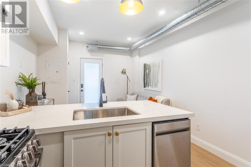 113 Catharine Street N Unit# 1, Hamilton, Ontario  L8R 1J5 - Photo 11 - 40703819