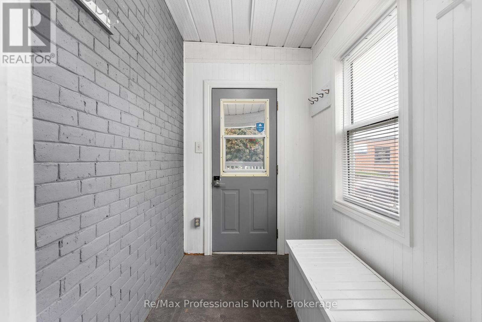 73 Coldwater Street E, Orillia, Ontario  L3V 1W6 - Photo 7 - S12002255