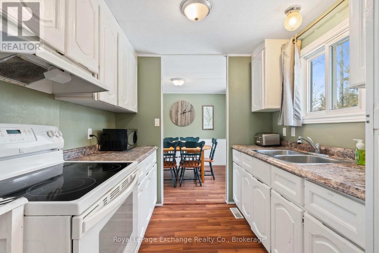 184 Scotts Point Road, Kincardine, Ontario  N0G 2T0 - Photo 7 - X12002273