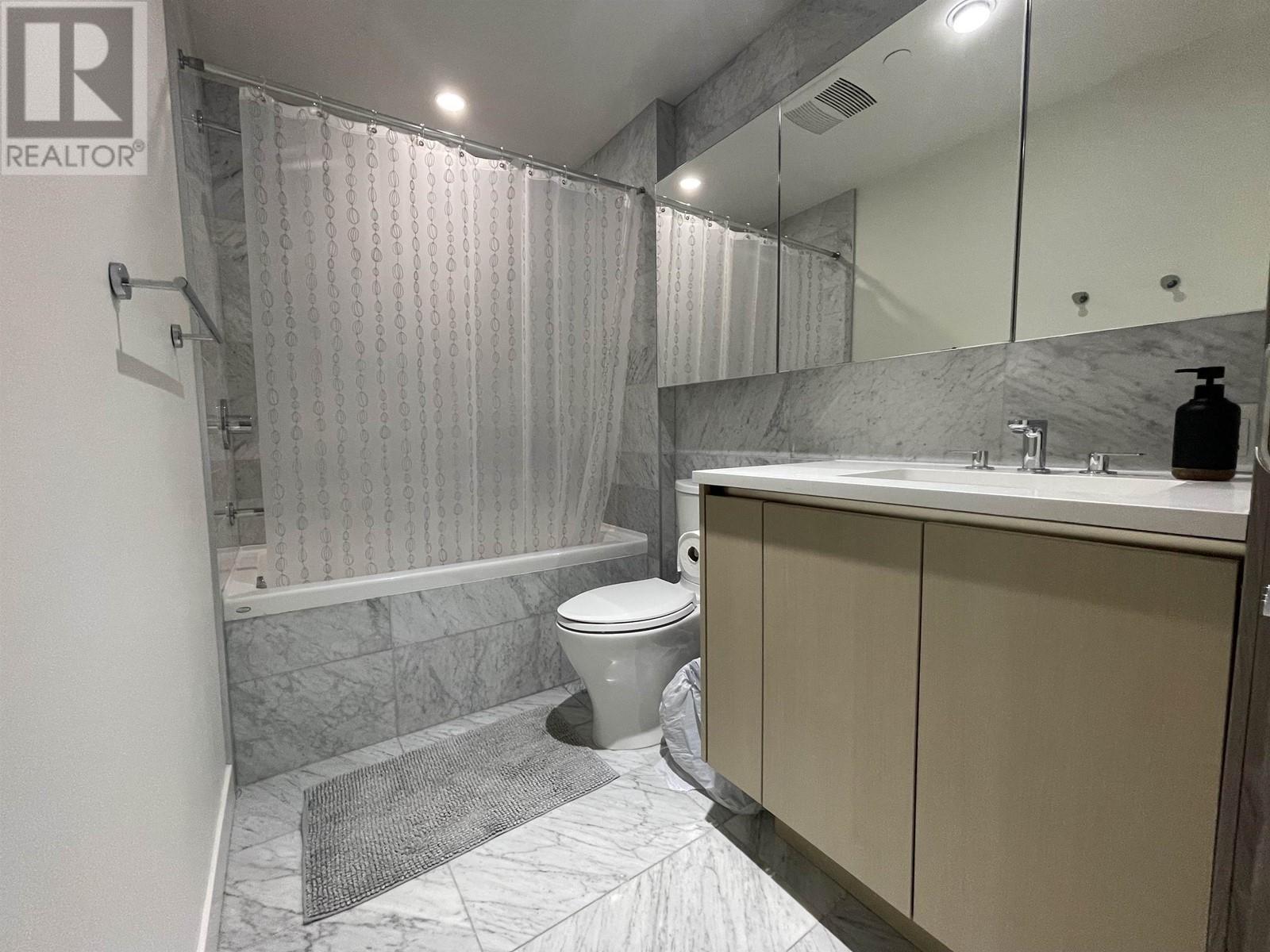 Listing Picture 22 of 31 : 206 89 NELSON STREET, Vancouver / 溫哥華 - 魯藝地產 Yvonne Lu Group - MLS Medallion Club Member