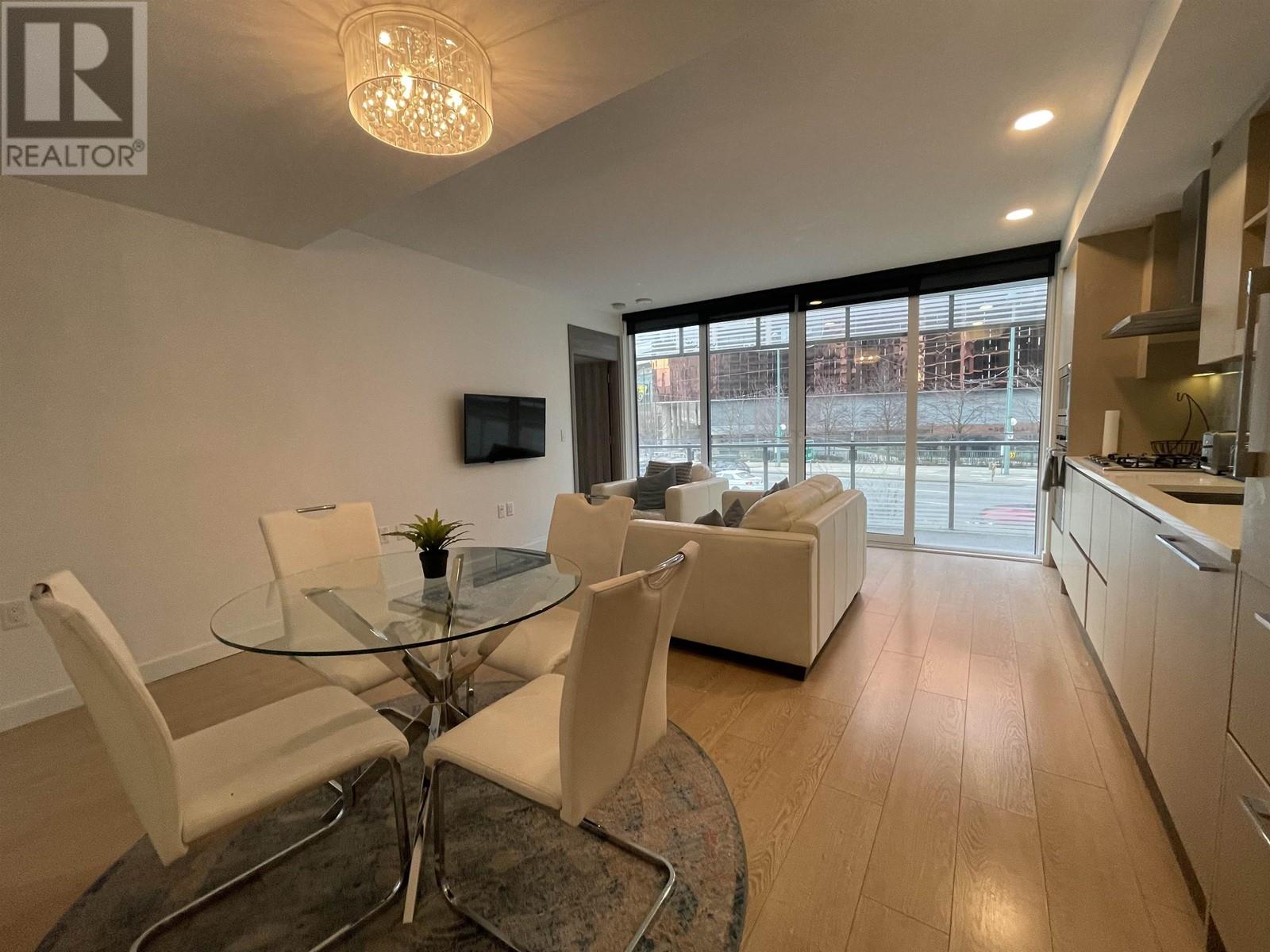 Listing Picture 17 of 31 : 206 89 NELSON STREET, Vancouver / 溫哥華 - 魯藝地產 Yvonne Lu Group - MLS Medallion Club Member