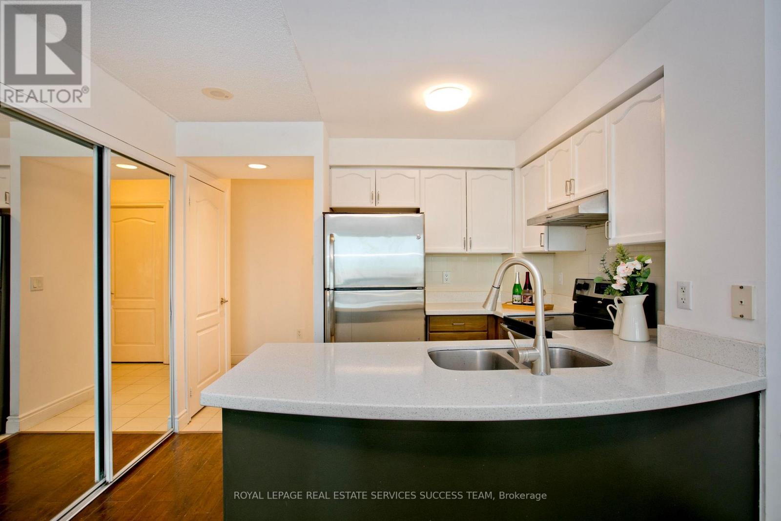 2001 - 50 Brian Harrison Way, Toronto, Ontario  M1P 5J4 - Photo 8 - E12002331