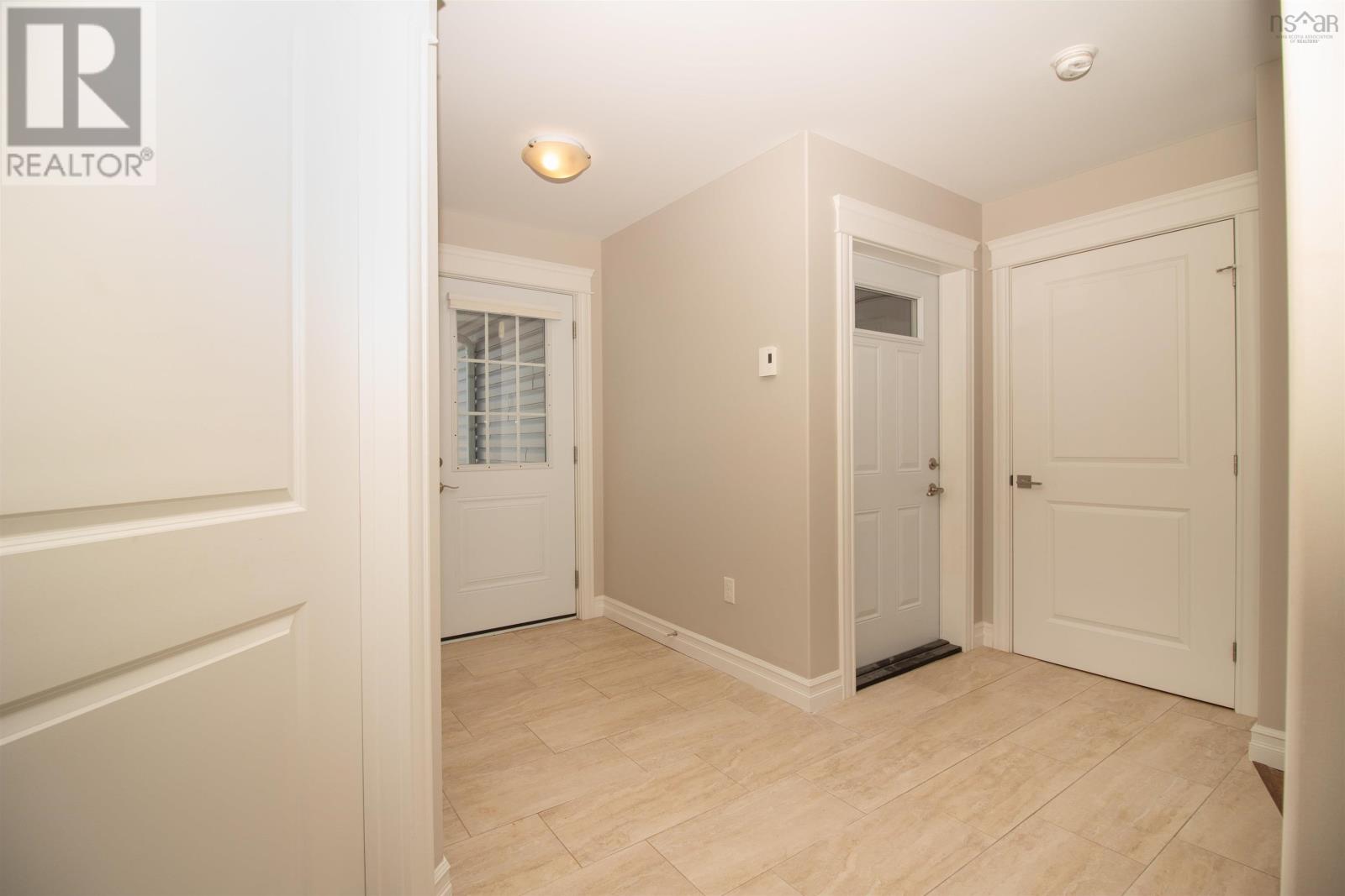 Property at 38 MacKinnon Court image 4