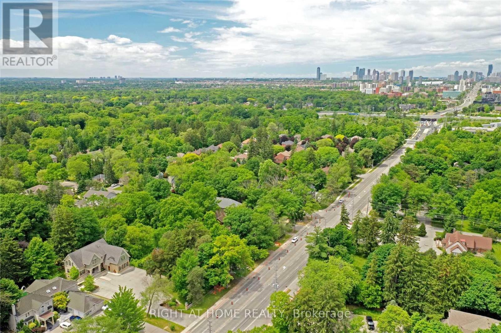 Main Floor 100 - 1440 Hurontario Street, Mississauga, Ontario  L5G 3H4 - Photo 11 - W12002347