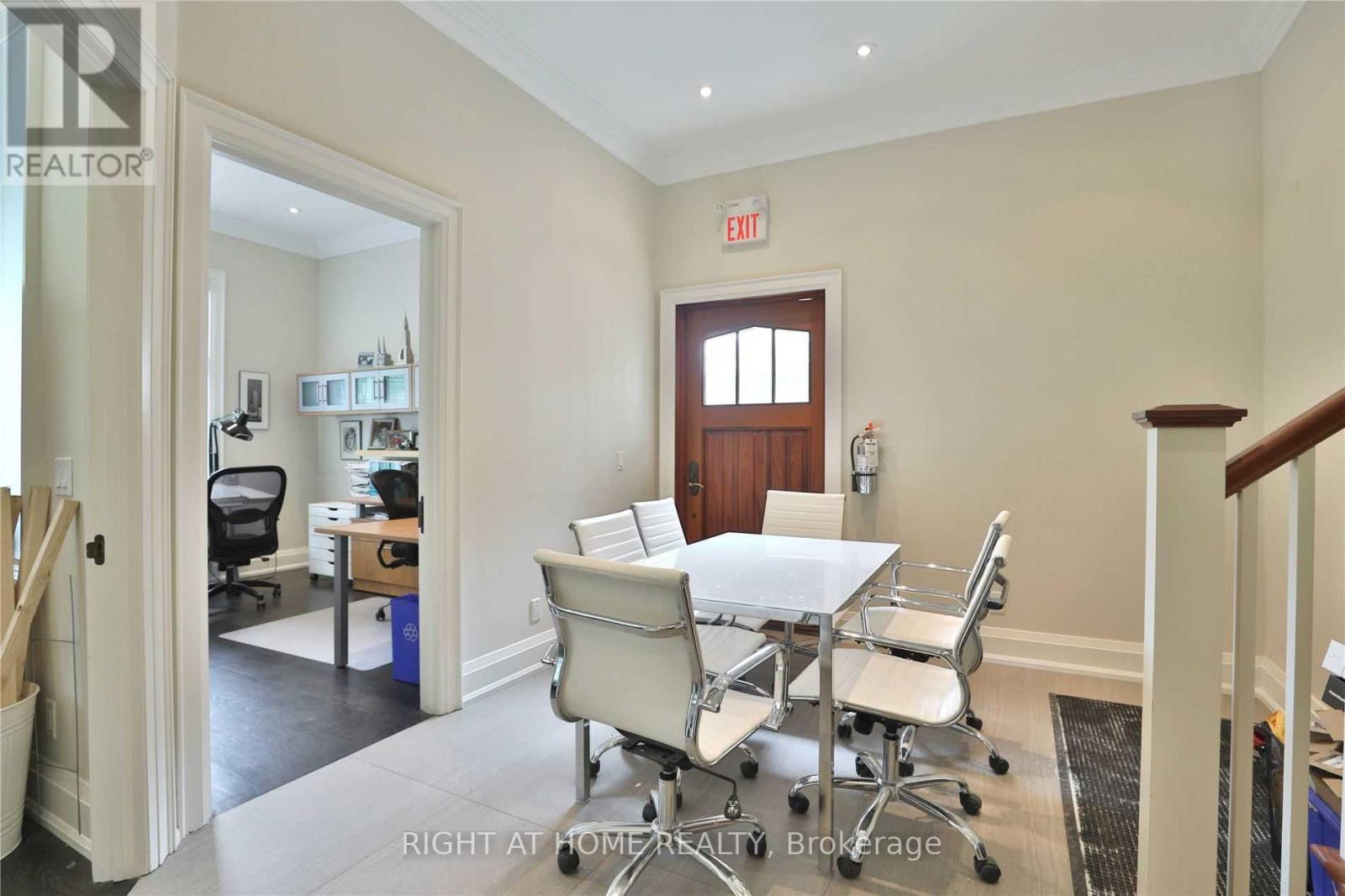 Main Floor 100 - 1440 Hurontario Street, Mississauga, Ontario  L5G 3H4 - Photo 7 - W12002347