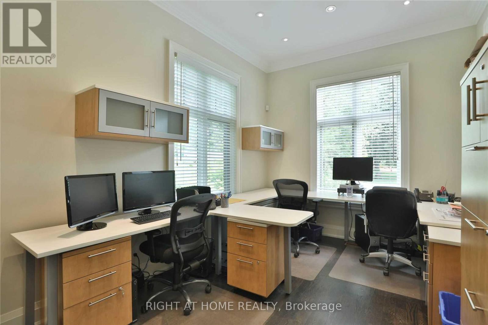Main Floor 100 - 1440 Hurontario Street, Mississauga, Ontario  L5G 3H4 - Photo 8 - W12002347