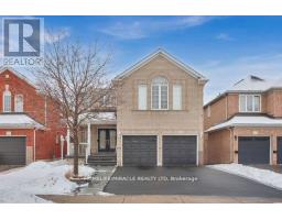 8 BOTTLEBRUSH DRIVE, Brampton, Ontario