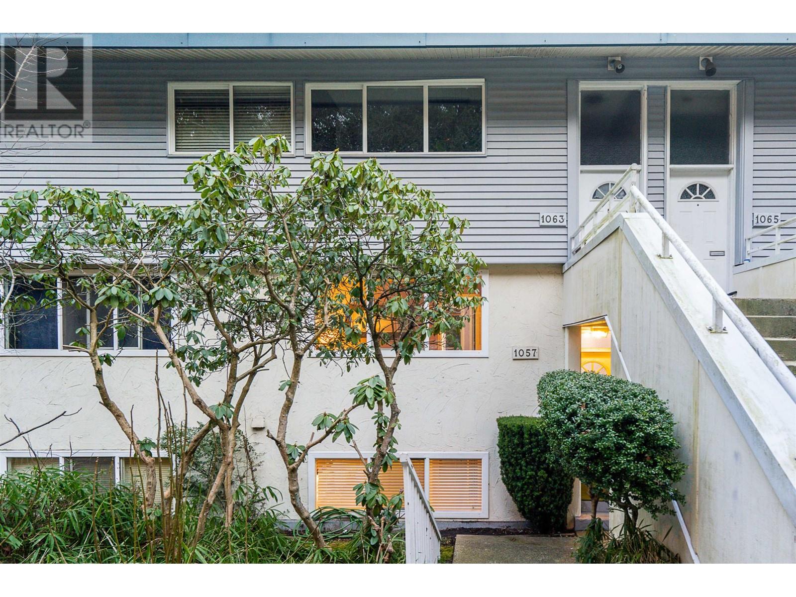 1057 Cecile Drive, Port Moody, British Columbia  V3H 1M6 - Photo 2 - R2973957