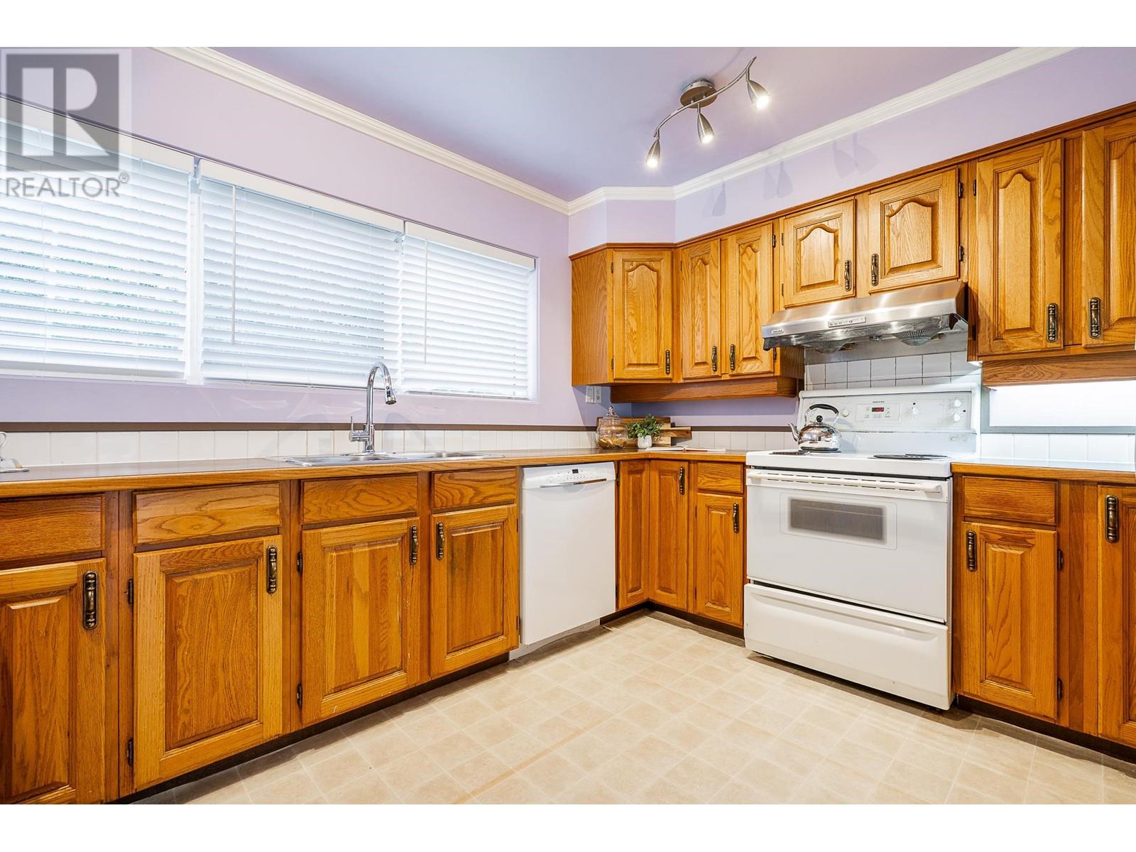 1057 Cecile Drive, Port Moody, British Columbia  V3H 1M6 - Photo 8 - R2973957