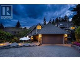 4221 ST. PAULS AVENUE, North Vancouver, British Columbia