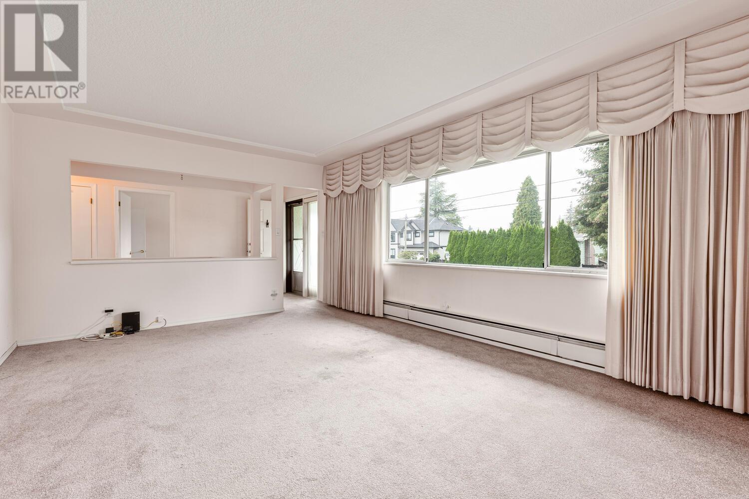 739 Schoolhouse Street, Coquitlam, British Columbia  V3J 5S1 - Photo 5 - R2973892