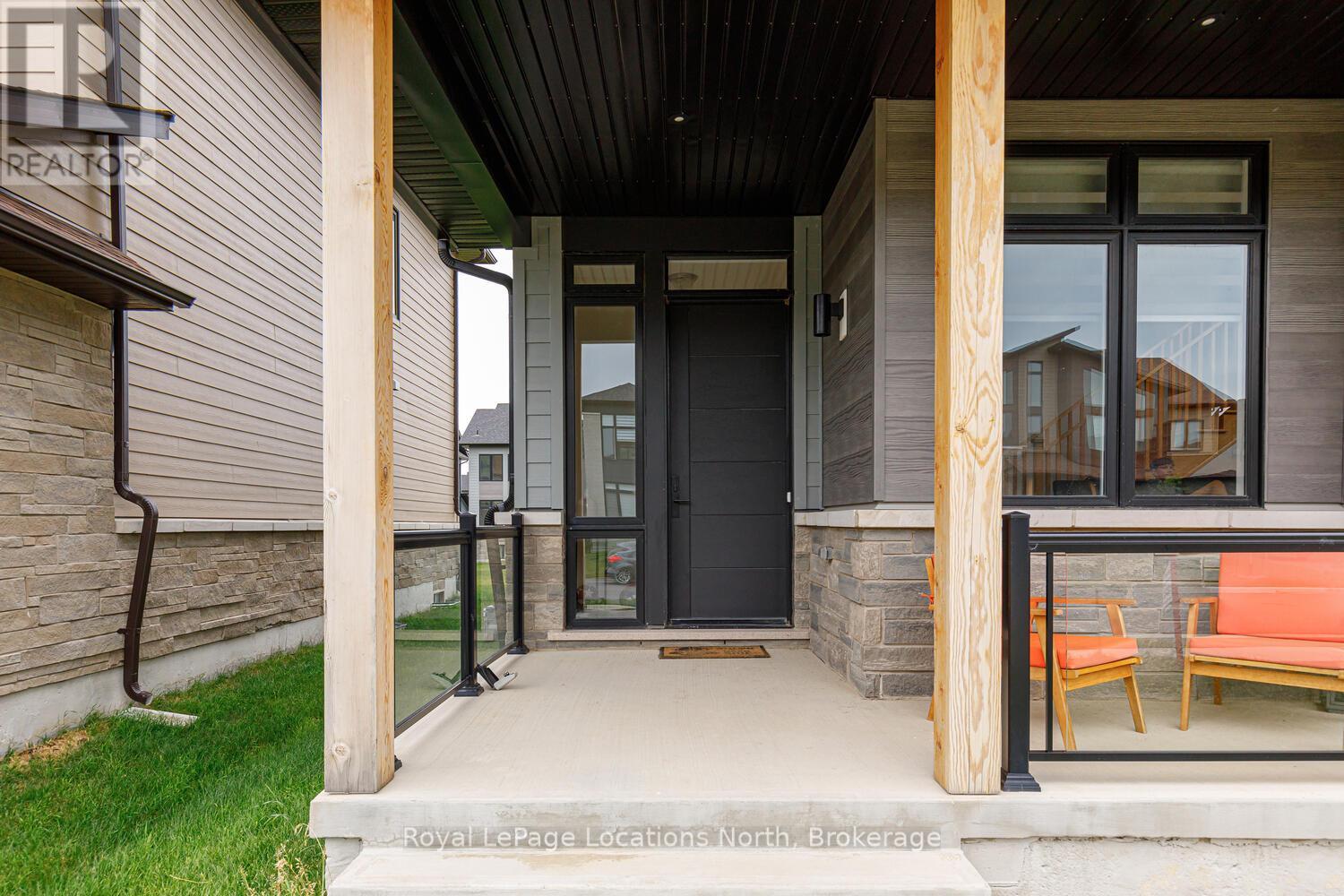 106 Stoneleigh Drive, Blue Mountains, Ontario  L9Y 5J6 - Photo 4 - X12002454