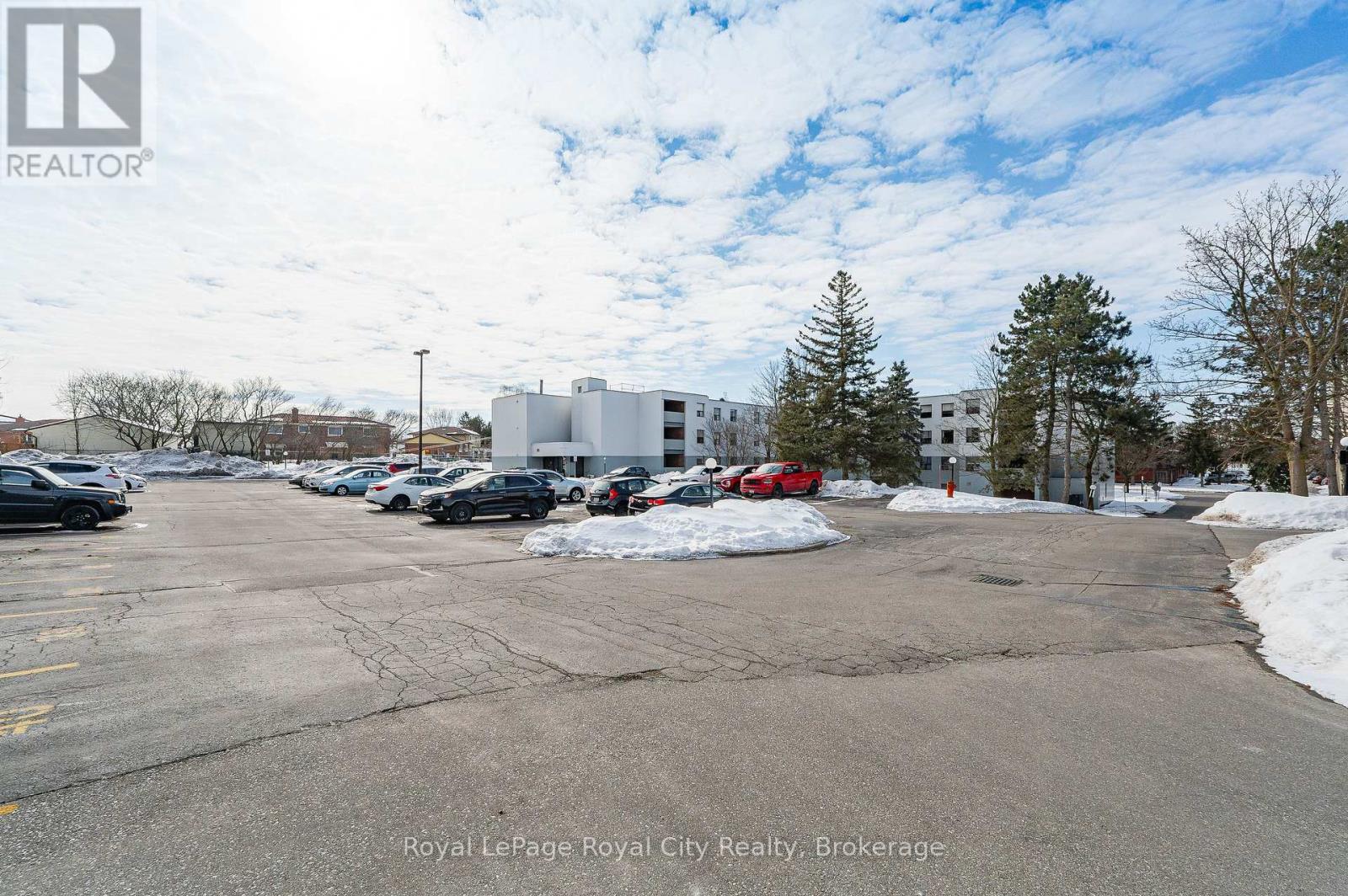 210 - 65 Silvercreek Parkway N, Guelph, Ontario  N1H 7R9 - Photo 3 - X12002478