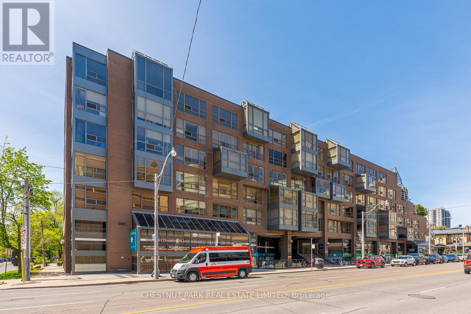1-6 - 66 Avenue Road, Toronto, Ontario  M5R 3N8 - Photo 3 - C12002469