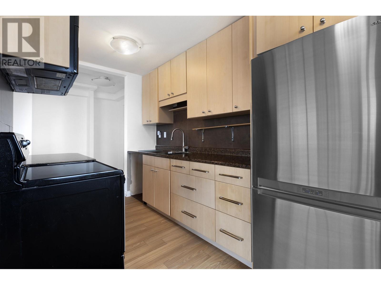 Listing Picture 17 of 22 : 1701 1251 CARDERO STREET, Vancouver / 溫哥華 - 魯藝地產 Yvonne Lu Group - MLS Medallion Club Member