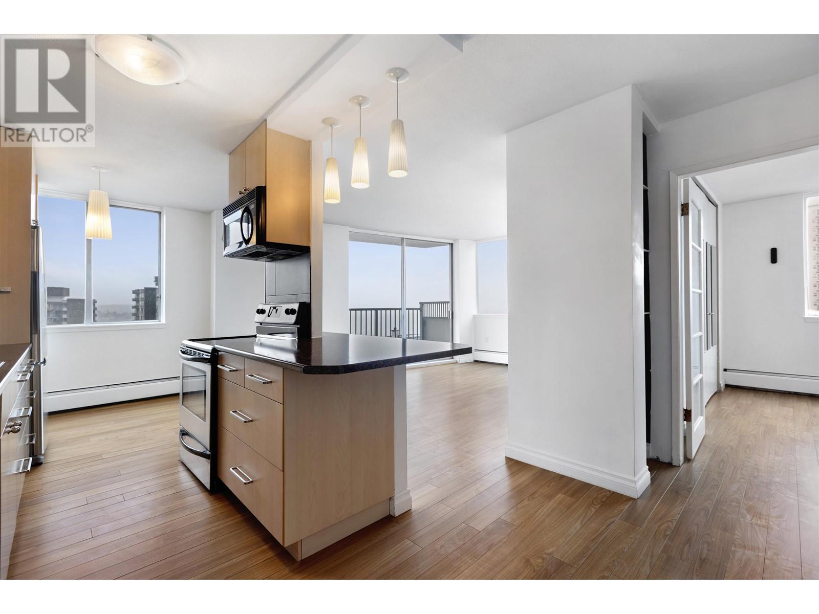 Listing Picture 16 of 22 : 1701 1251 CARDERO STREET, Vancouver / 溫哥華 - 魯藝地產 Yvonne Lu Group - MLS Medallion Club Member