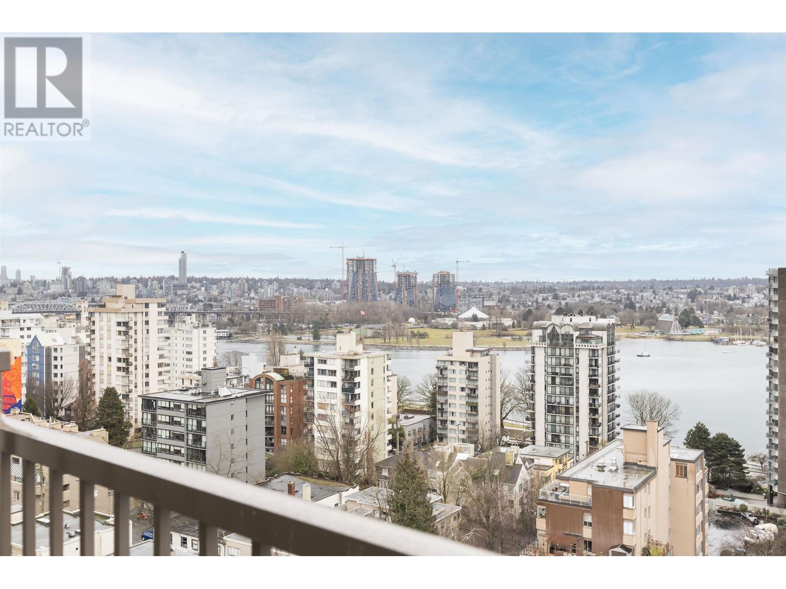 Listing Picture 3 of 22 : 1701 1251 CARDERO STREET, Vancouver / 溫哥華 - 魯藝地產 Yvonne Lu Group - MLS Medallion Club Member