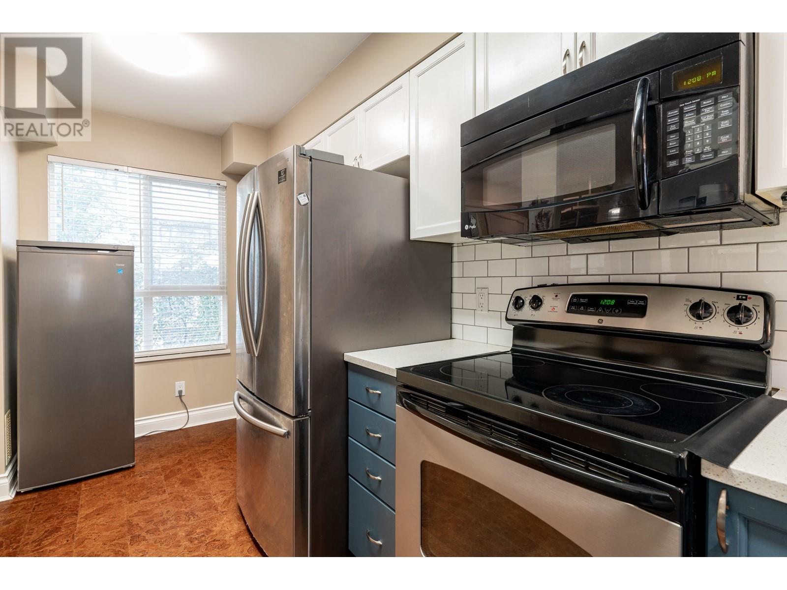 Listing Picture 8 of 25 : 2868 SOTAO AVENUE, Vancouver / 溫哥華 - 魯藝地產 Yvonne Lu Group - MLS Medallion Club Member