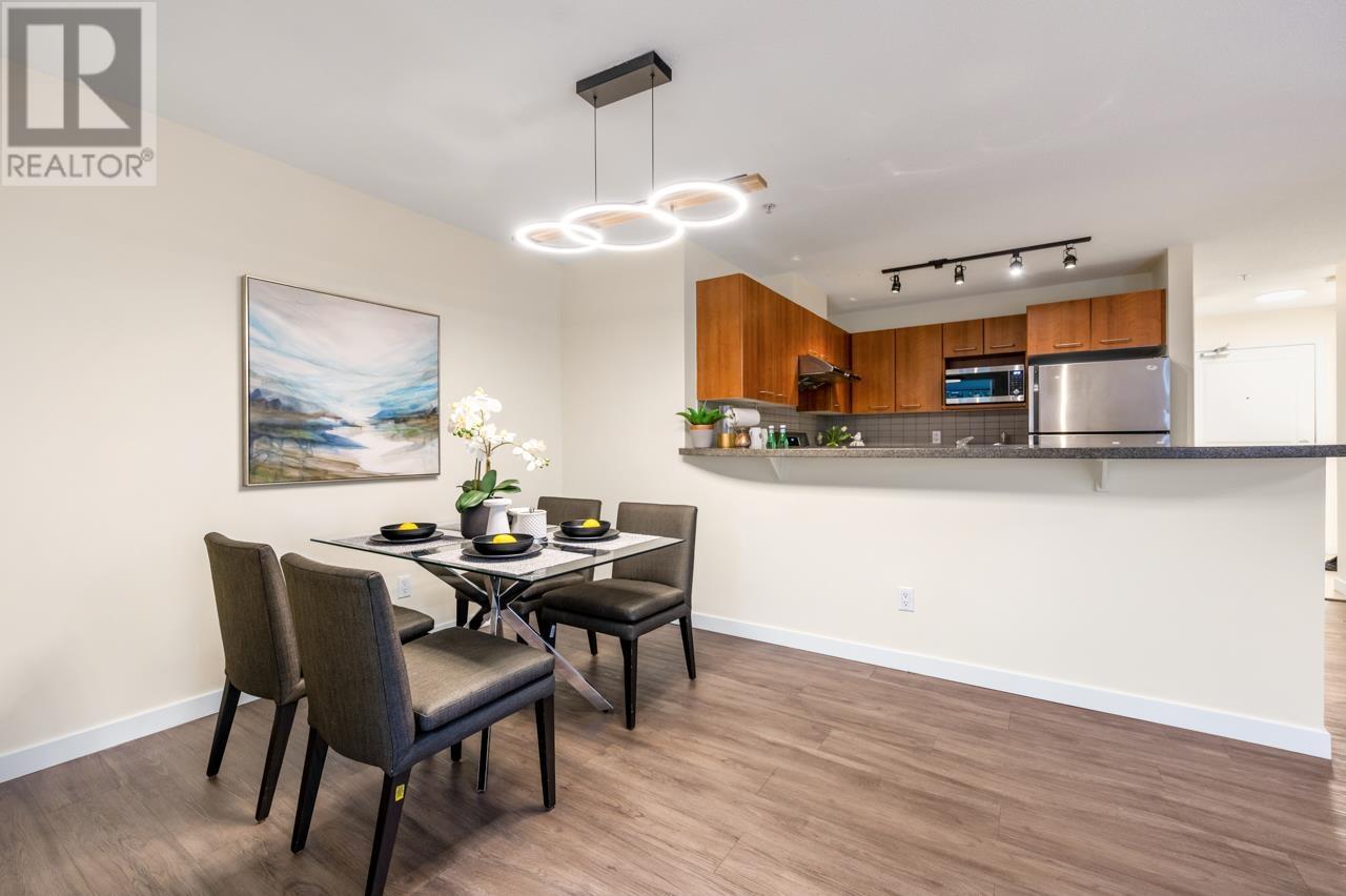 Listing Picture 7 of 26 : 116 9200 FERNDALE ROAD, Richmond / 烈治文 - 魯藝地產 Yvonne Lu Group - MLS Medallion Club Member