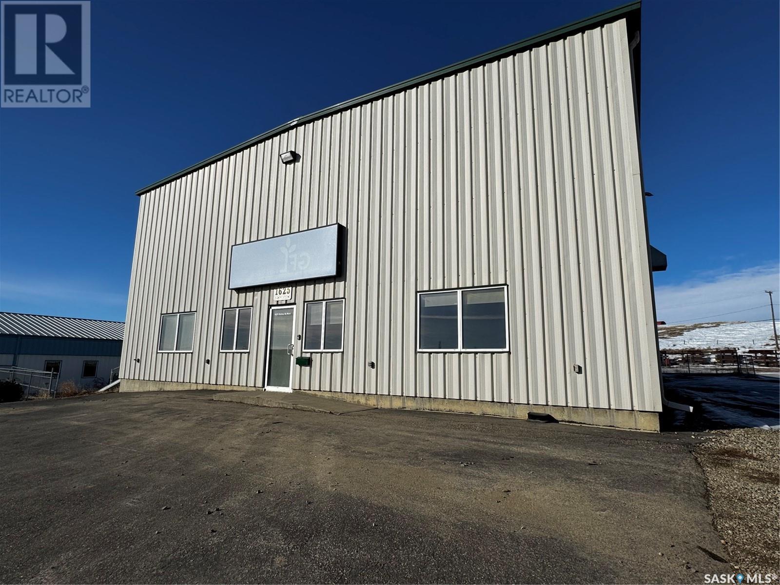 1625 Sidney STREET W, swift current, Saskatchewan