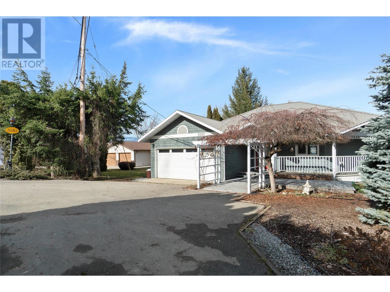 3533 Eagle Bay Road, Blind Bay, British Columbia  V0E 1H1 - Photo 2 - 10336724