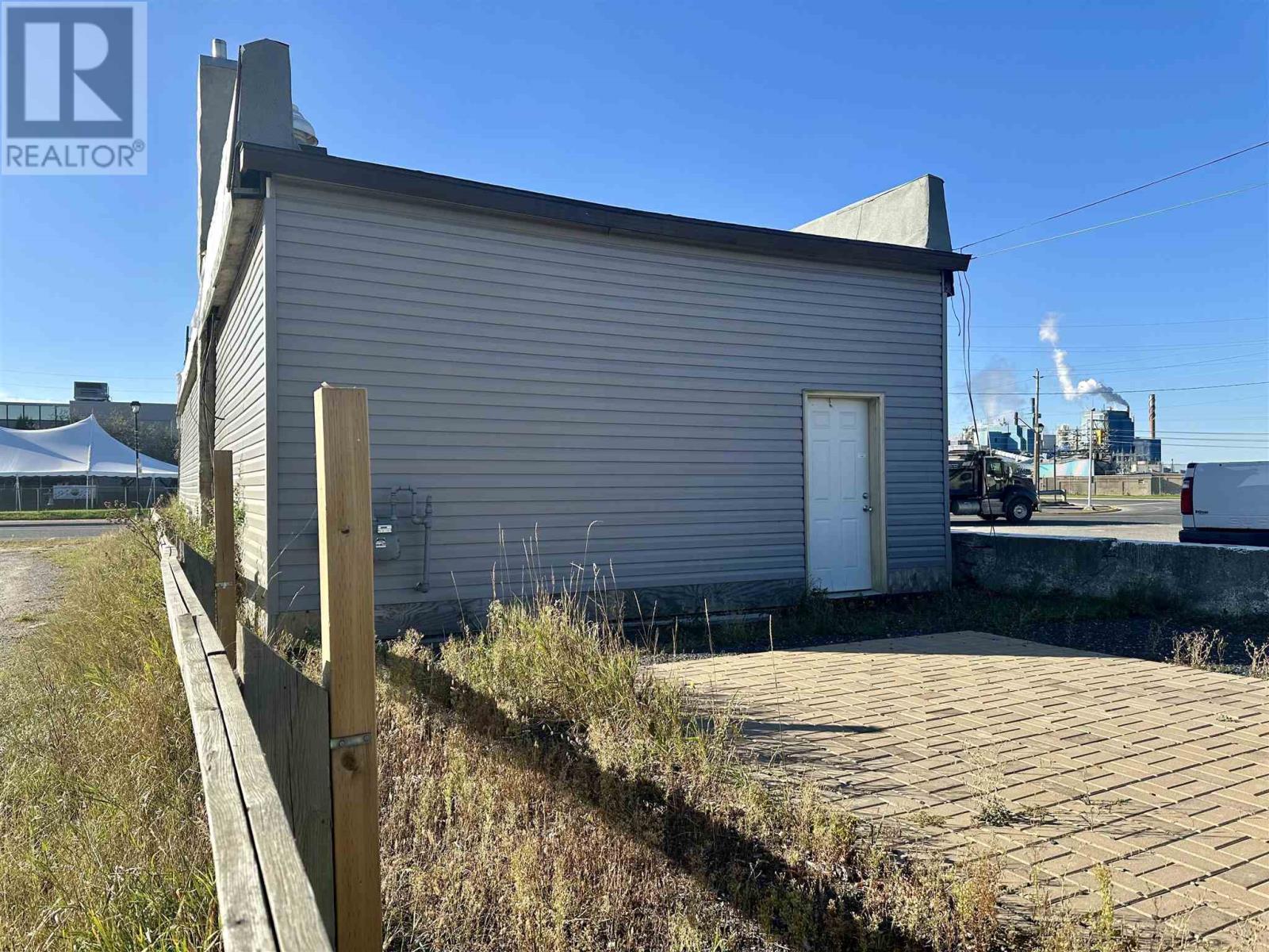 122 Scott St, Fort Frances, Ontario  P9A 1G6 - Photo 2 - TB243139
