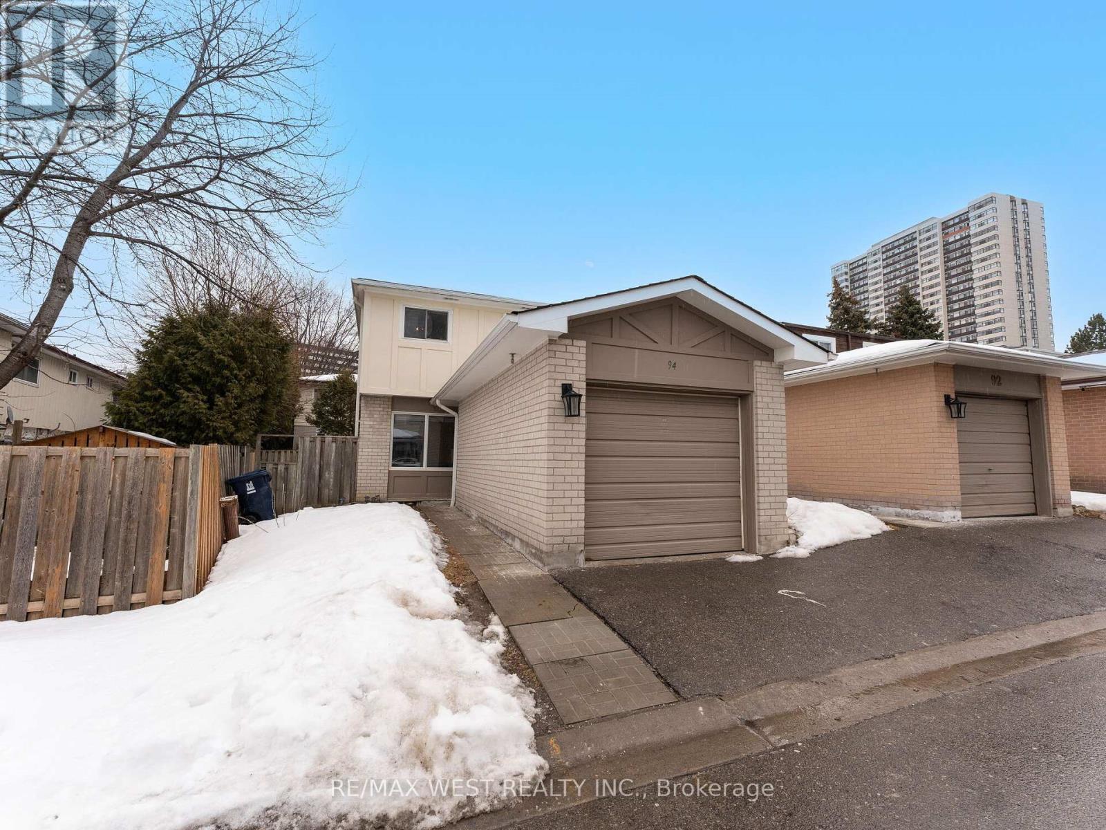 94 Plum Tree Way, Toronto, Ontario  M2R 3J1 - Photo 2 - C12002566