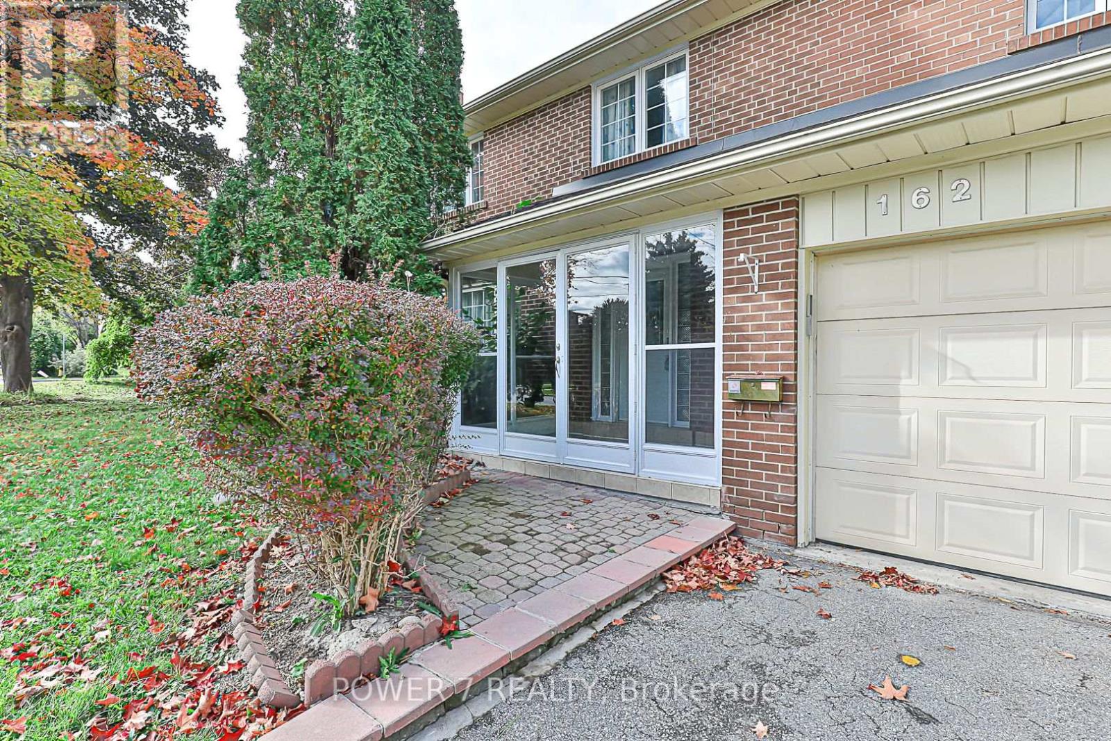 162 Maxome Avenue, Toronto, Ontario  M2M 3K9 - Photo 3 - C12002582