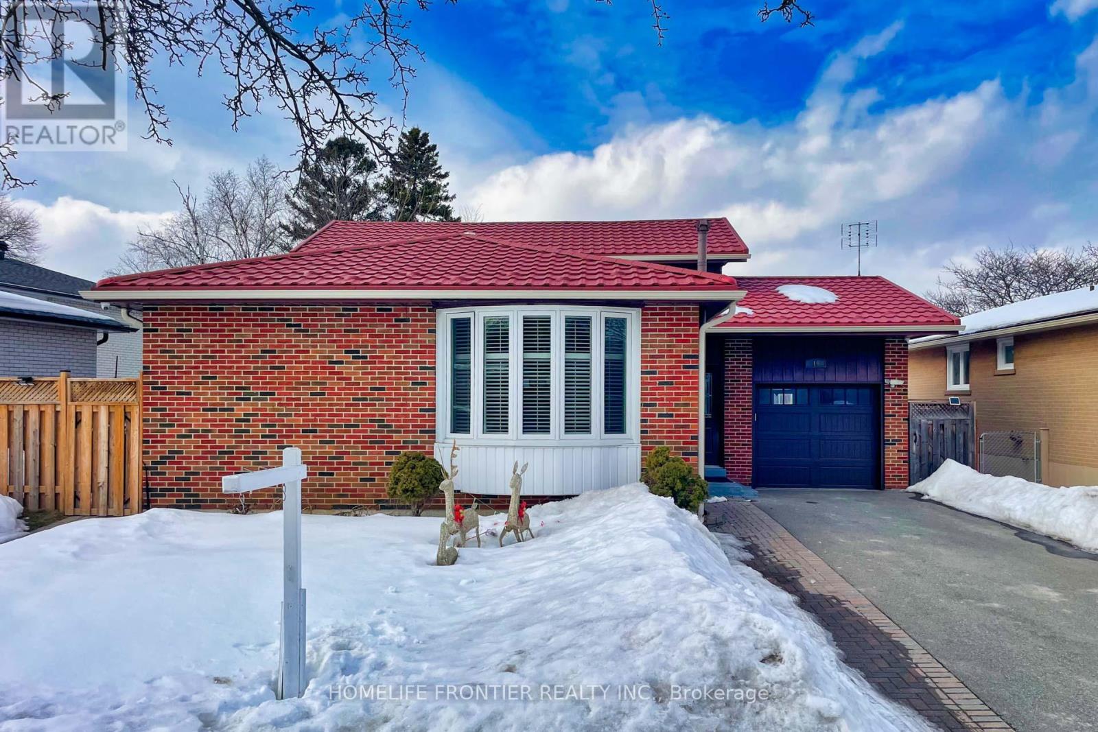 16 Bridlington Street, Toronto, Ontario  M1H 2L5 - Photo 3 - E12002552