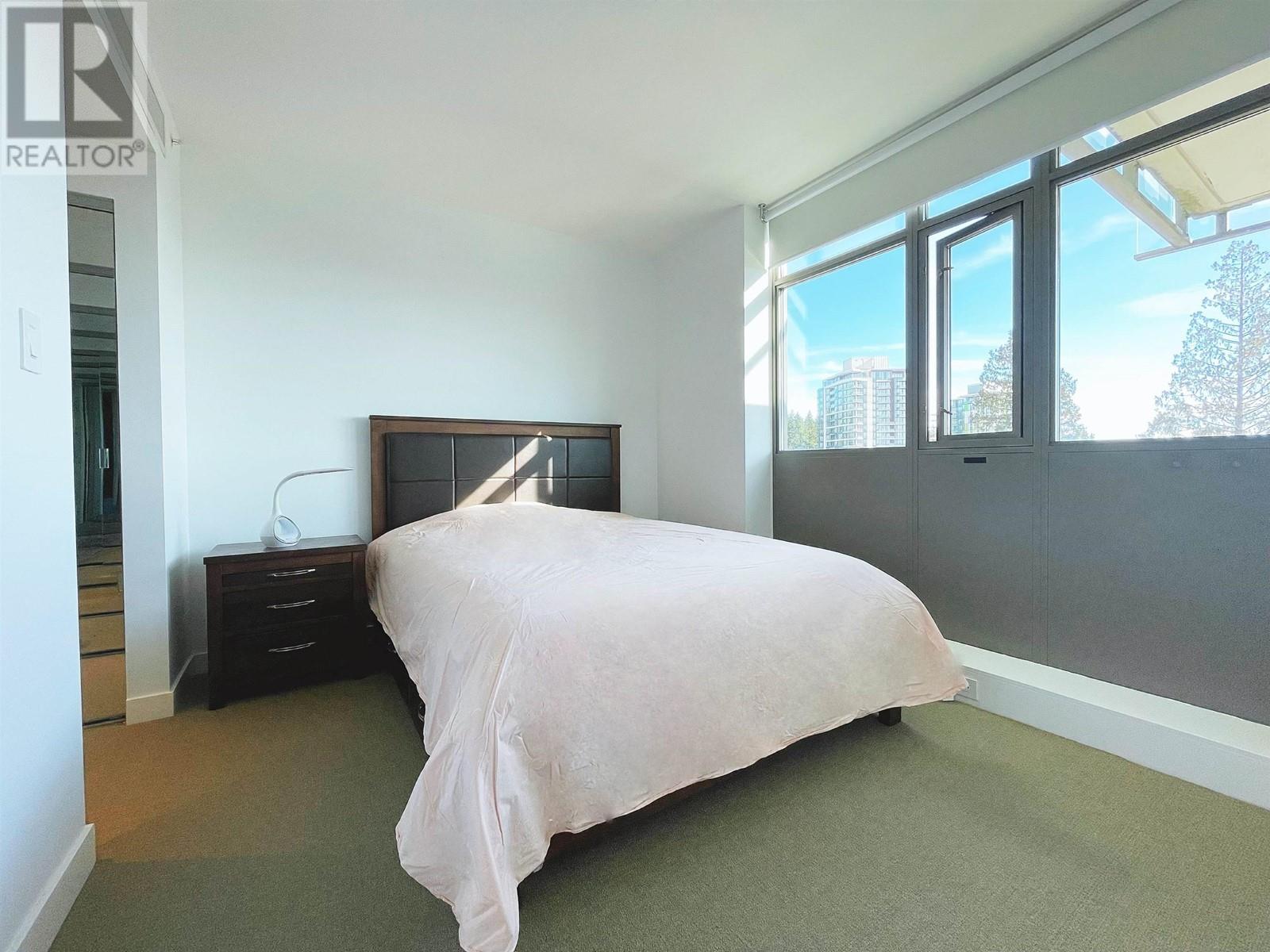 Listing Picture 10 of 17 : 902 5782 BERTON AVENUE, Vancouver / 溫哥華 - 魯藝地產 Yvonne Lu Group - MLS Medallion Club Member