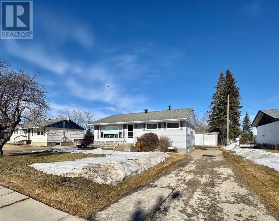 4904 53 Avenue, whitecourt, Alberta