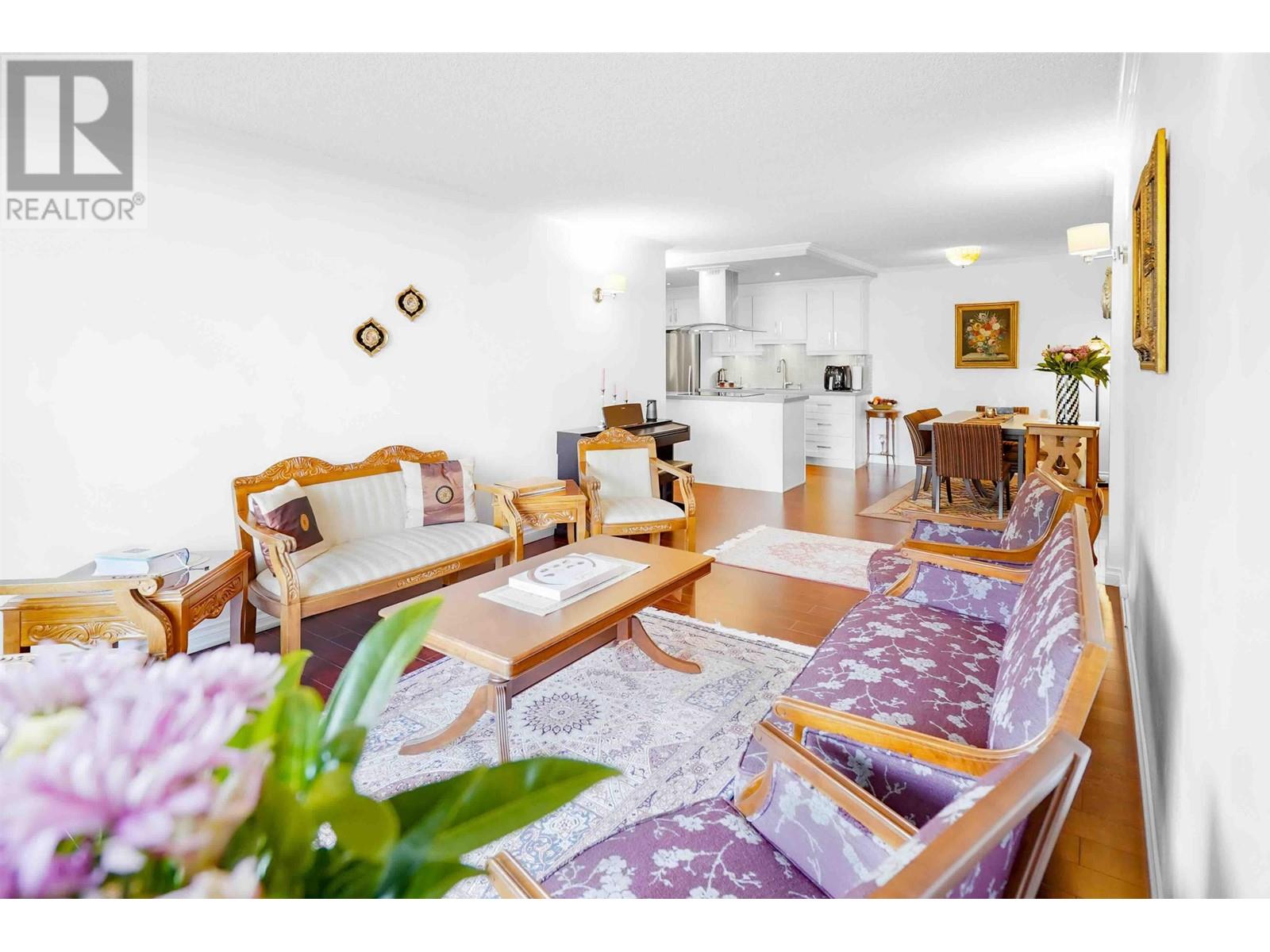 306 2020 Fullerton Avenue, North Vancouver, British Columbia  V7P 3G3 - Photo 4 - R2973963