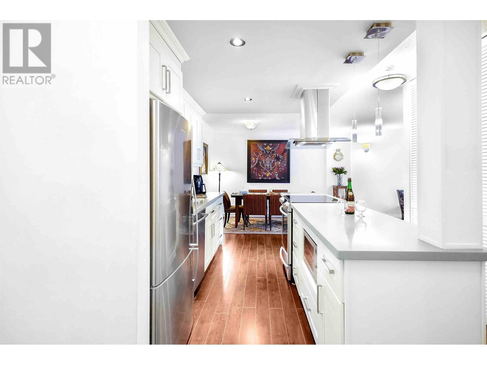 306 2020 Fullerton Avenue, North Vancouver, British Columbia  V7P 3G3 - Photo 7 - R2973963