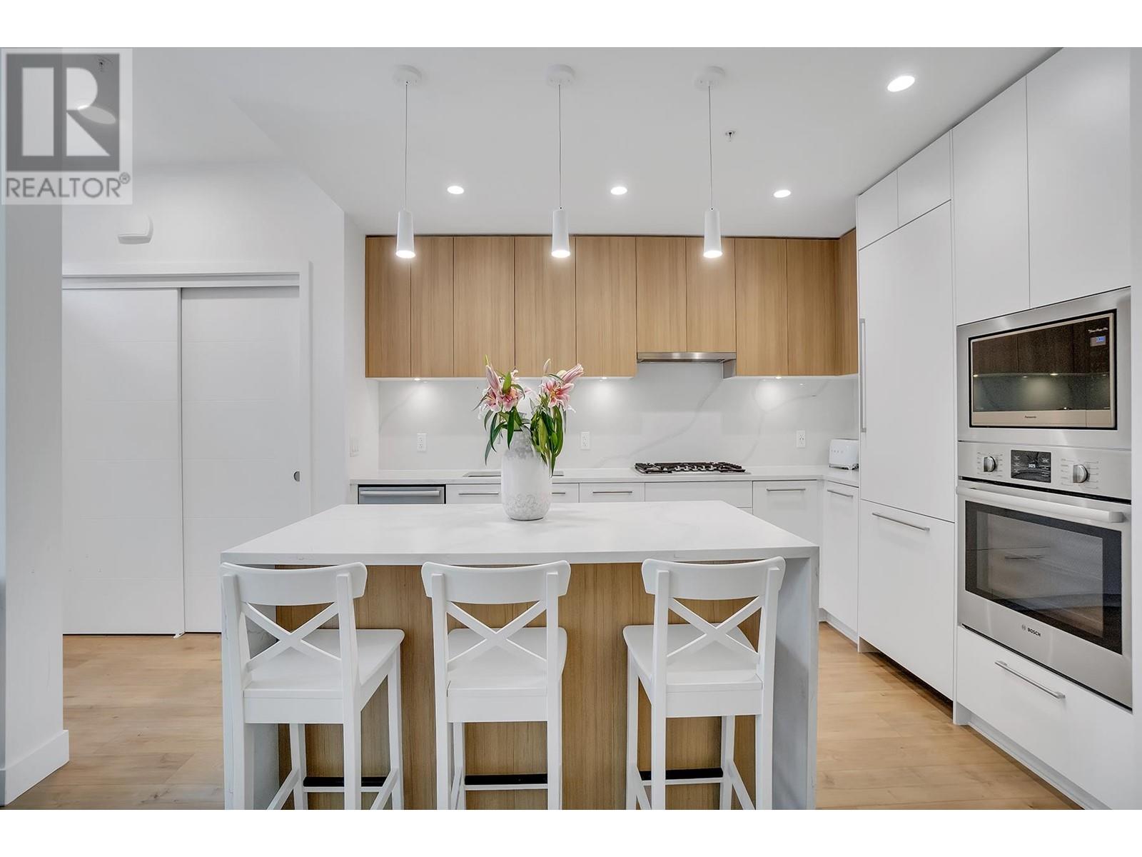 173 2035 Glenaire Drive, North Vancouver, British Columbia  V7P 1Y2 - Photo 1 - R2973966