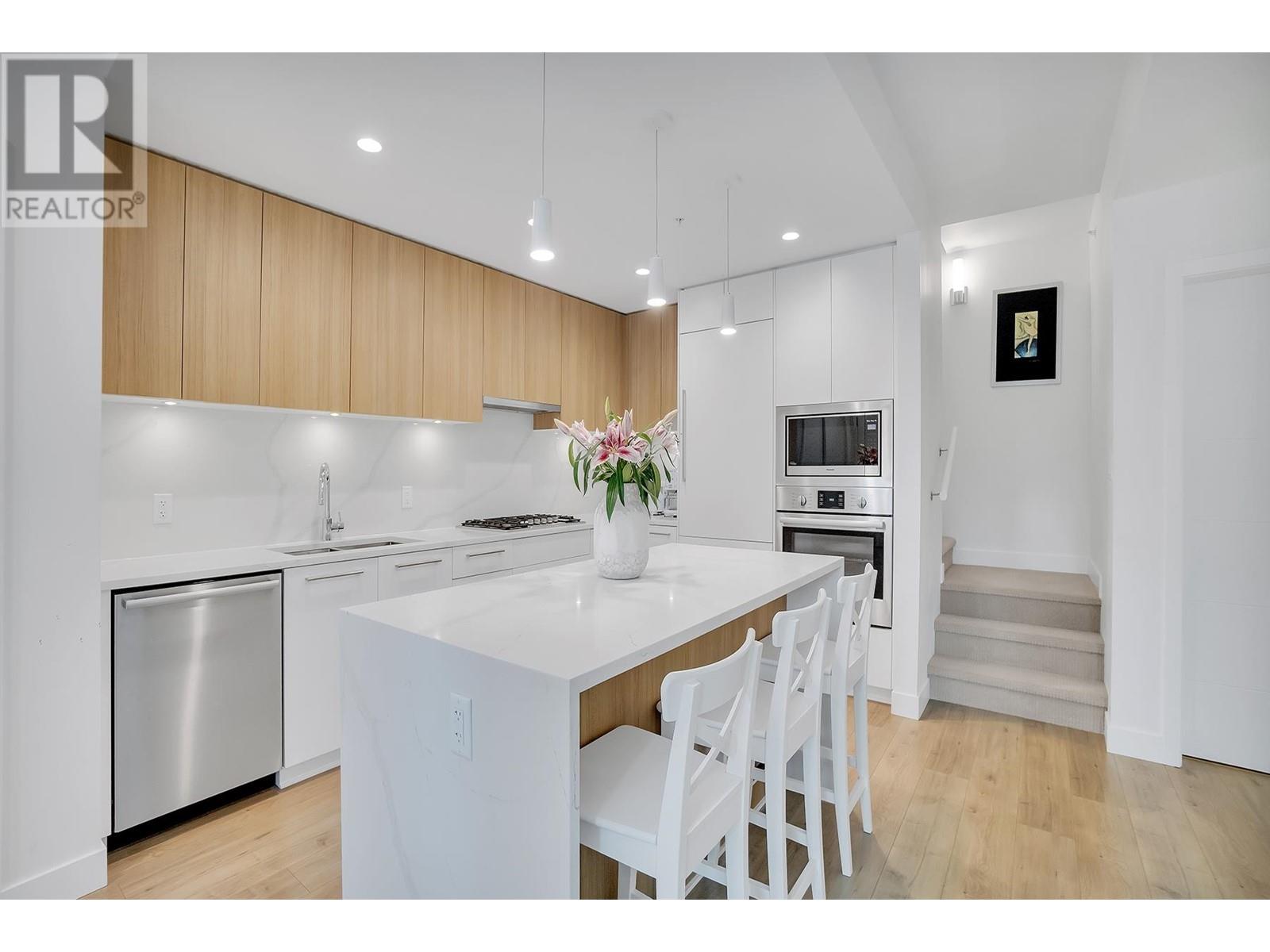 173 2035 Glenaire Drive, North Vancouver, British Columbia  V7P 1Y2 - Photo 2 - R2973966