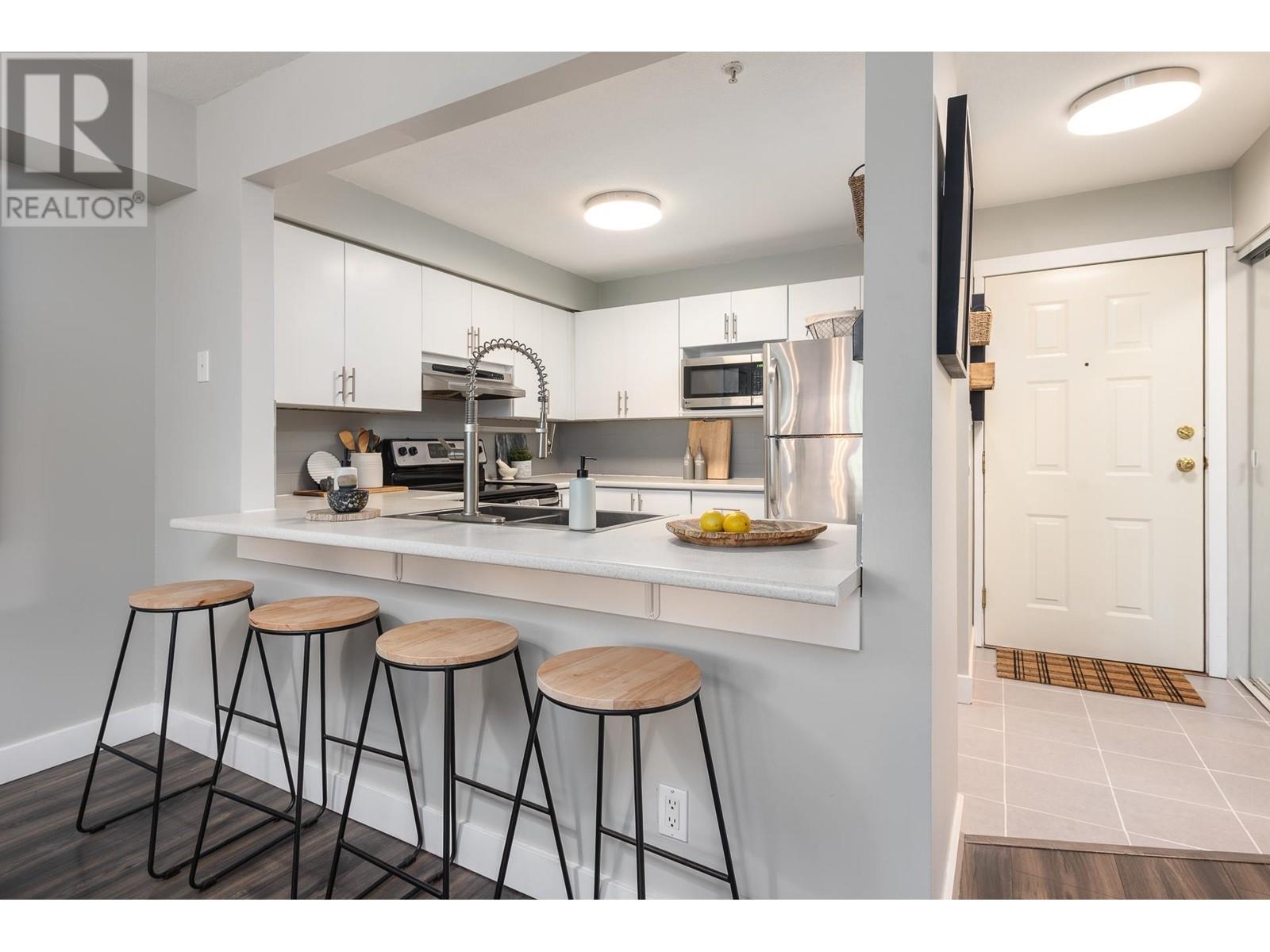207 1199 Westwood Street, Coquitlam, British Columbia  V3B 7P6 - Photo 3 - R2974030