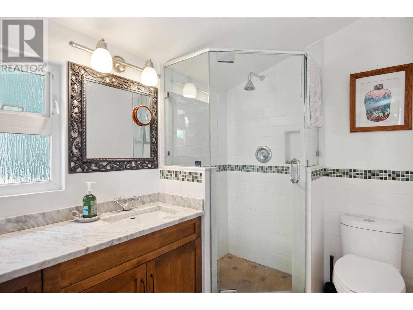 Listing Picture 17 of 35 : 2263 W 14TH AVENUE, Vancouver / 溫哥華 - 魯藝地產 Yvonne Lu Group - MLS Medallion Club Member