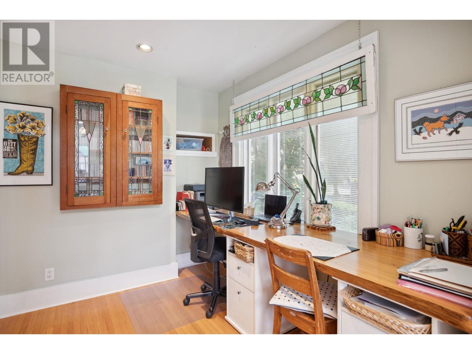 Listing Picture 18 of 35 : 2263 W 14TH AVENUE, Vancouver / 溫哥華 - 魯藝地產 Yvonne Lu Group - MLS Medallion Club Member