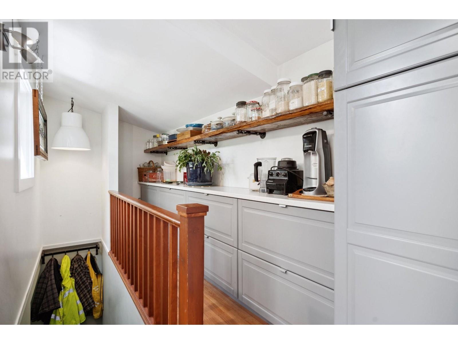 Listing Picture 19 of 35 : 2263 W 14TH AVENUE, Vancouver / 溫哥華 - 魯藝地產 Yvonne Lu Group - MLS Medallion Club Member