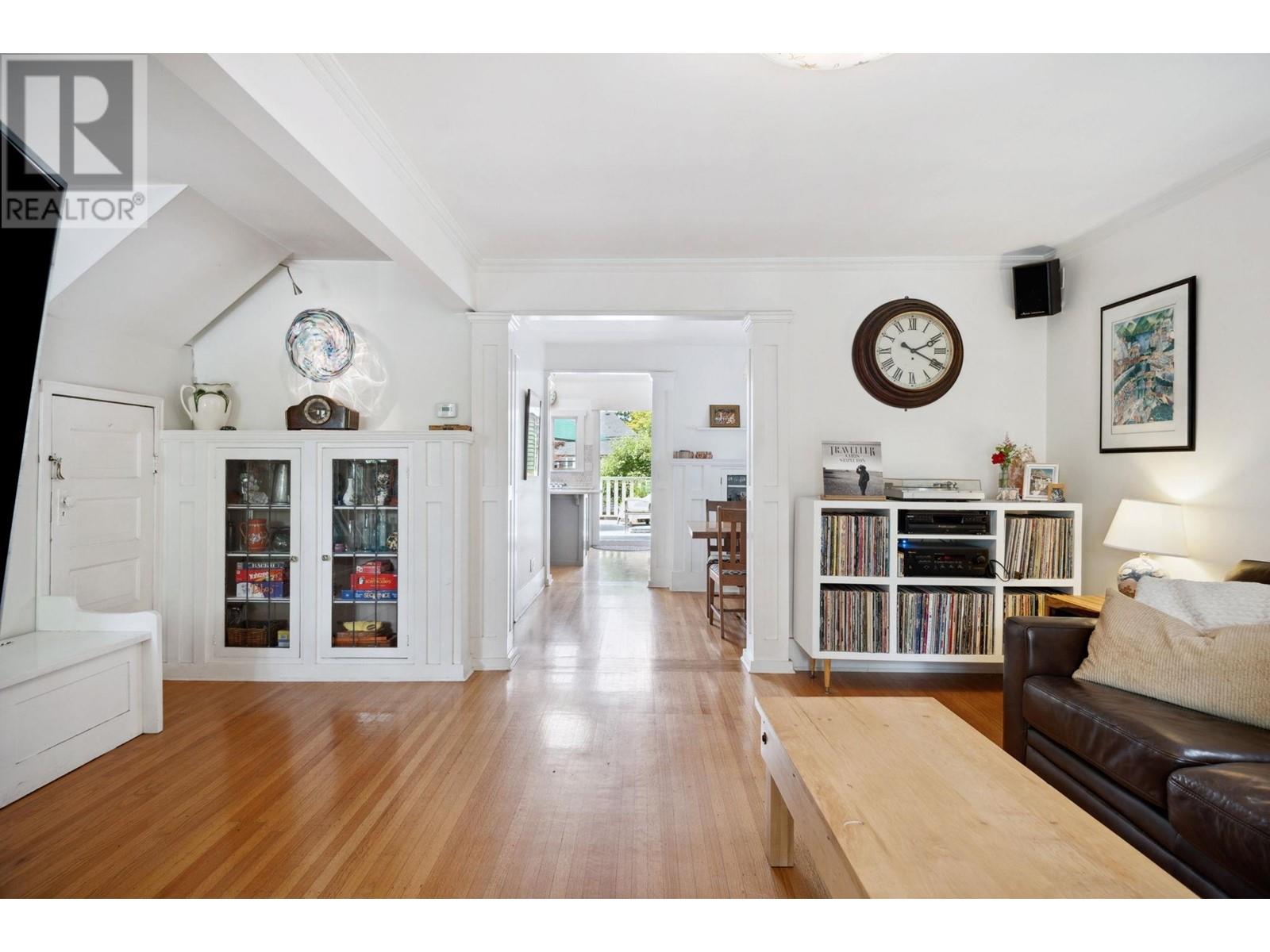 Listing Picture 6 of 35 : 2263 W 14TH AVENUE, Vancouver / 溫哥華 - 魯藝地產 Yvonne Lu Group - MLS Medallion Club Member