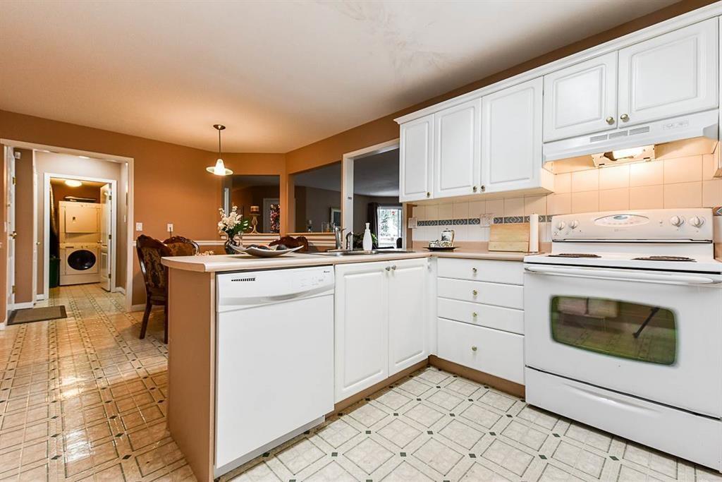 310 12633 72 Avenue, Surrey, British Columbia  V3W 0A4 - Photo 2 - R2973502