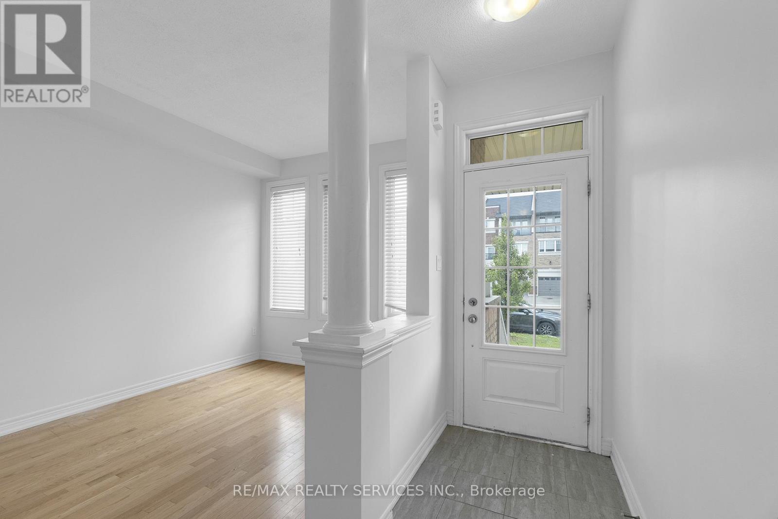 Property at 19 SKY HARBOUR DRIVE image 5