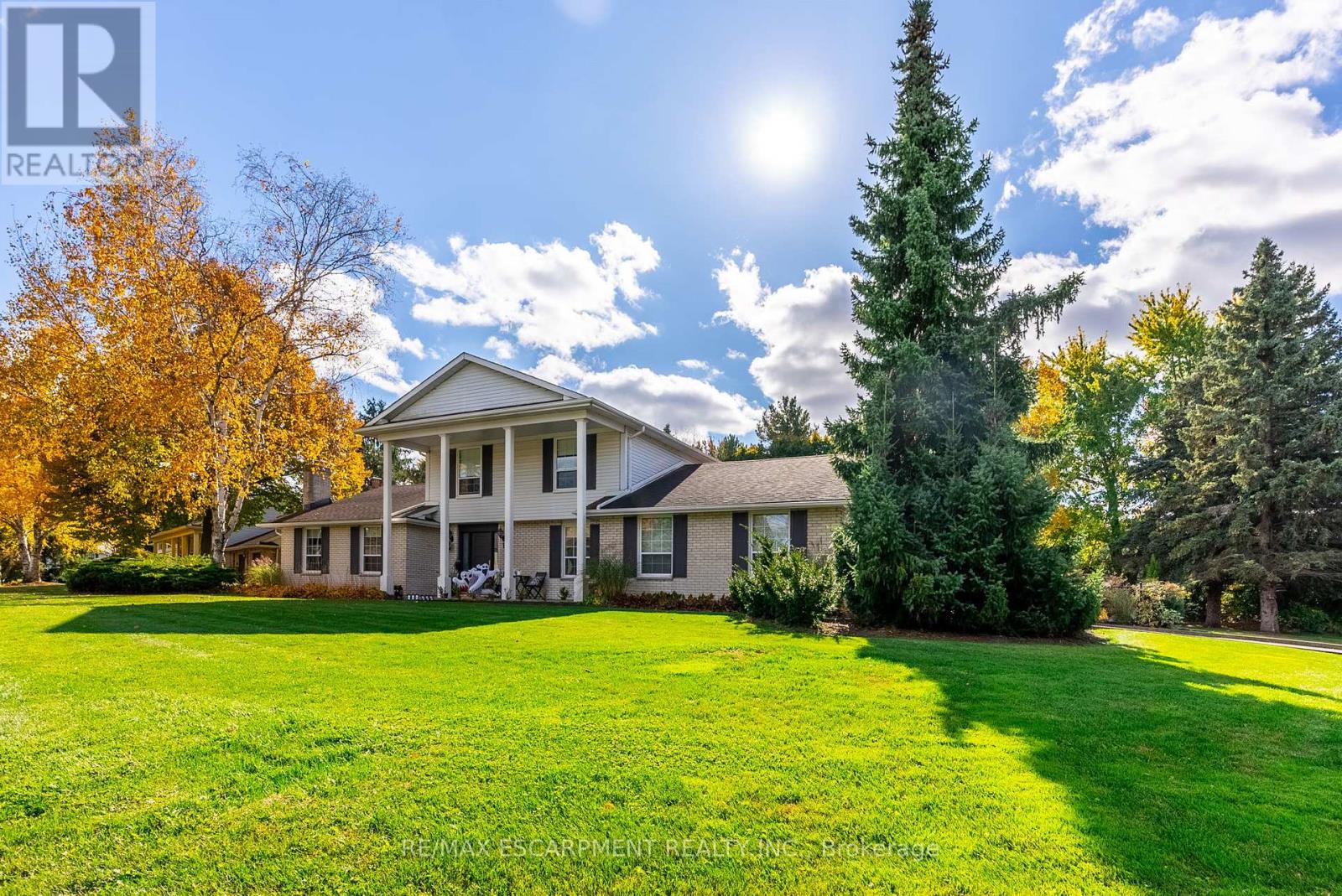 Property at 1 ACREDALE DRIVE image 1