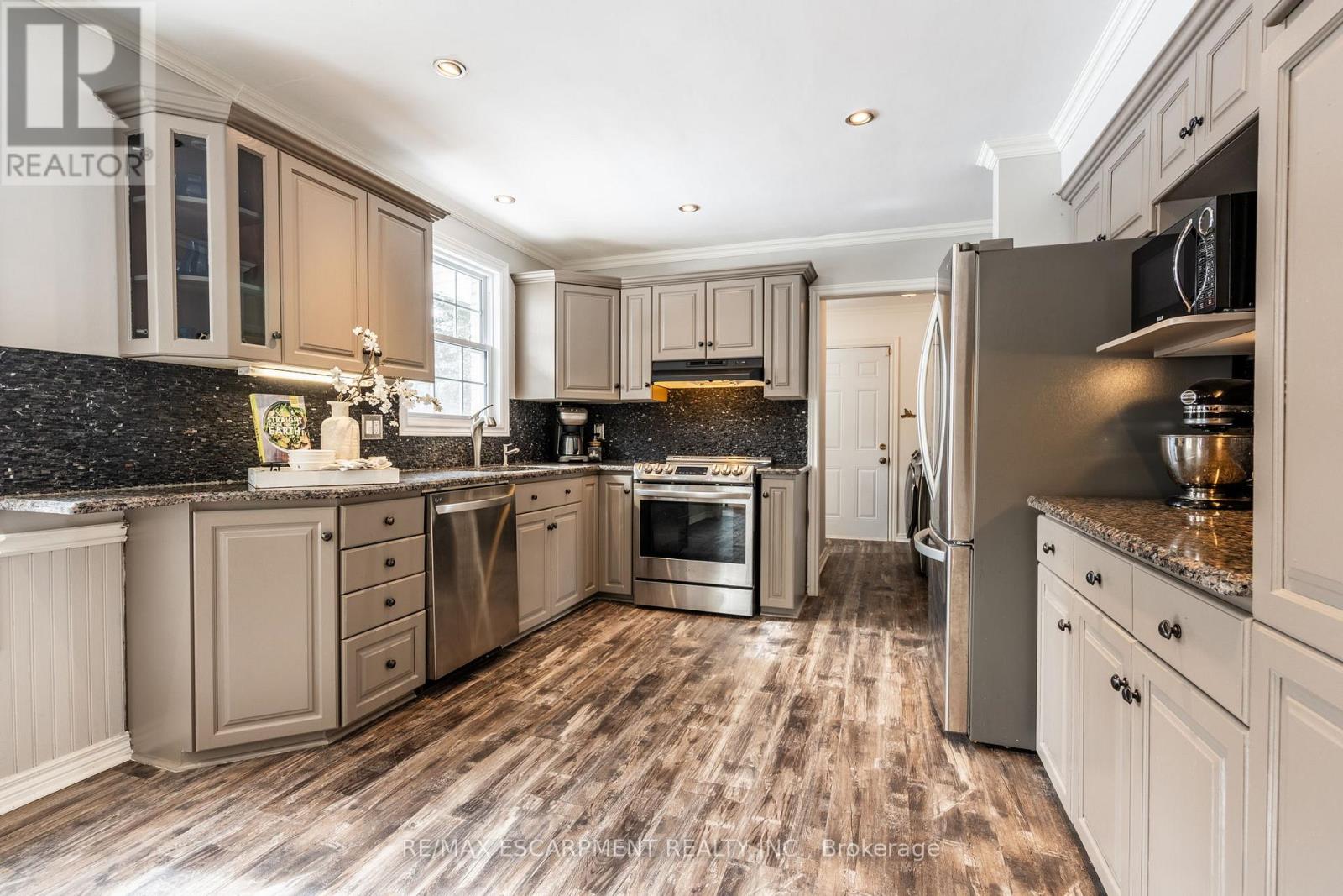 1 Acredale Drive, Hamilton (Carlisle), Ontario  L0R 1H2 - Photo 16 - X12002695