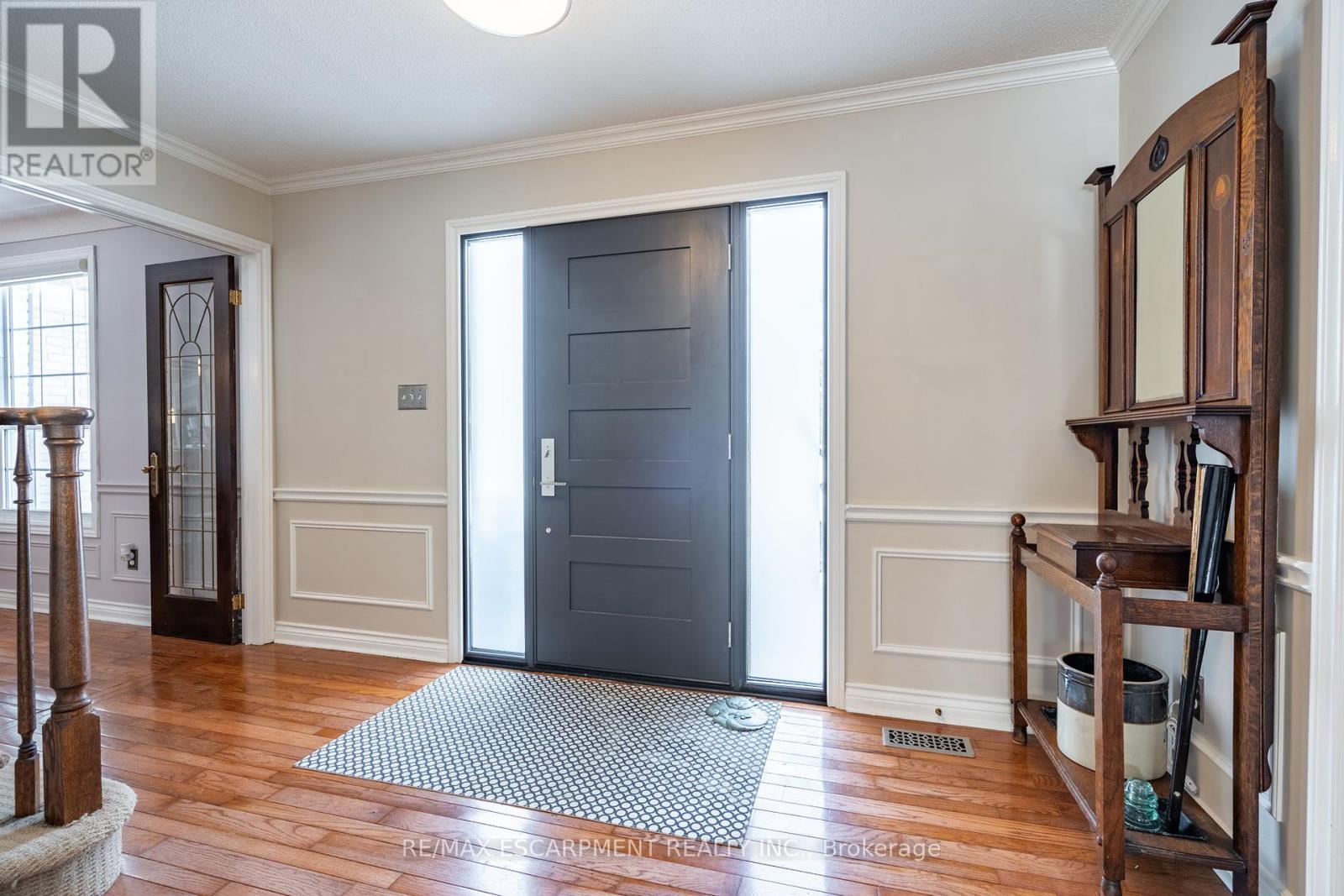 1 Acredale Drive, Hamilton (Carlisle), Ontario  L0R 1H2 - Photo 6 - X12002695