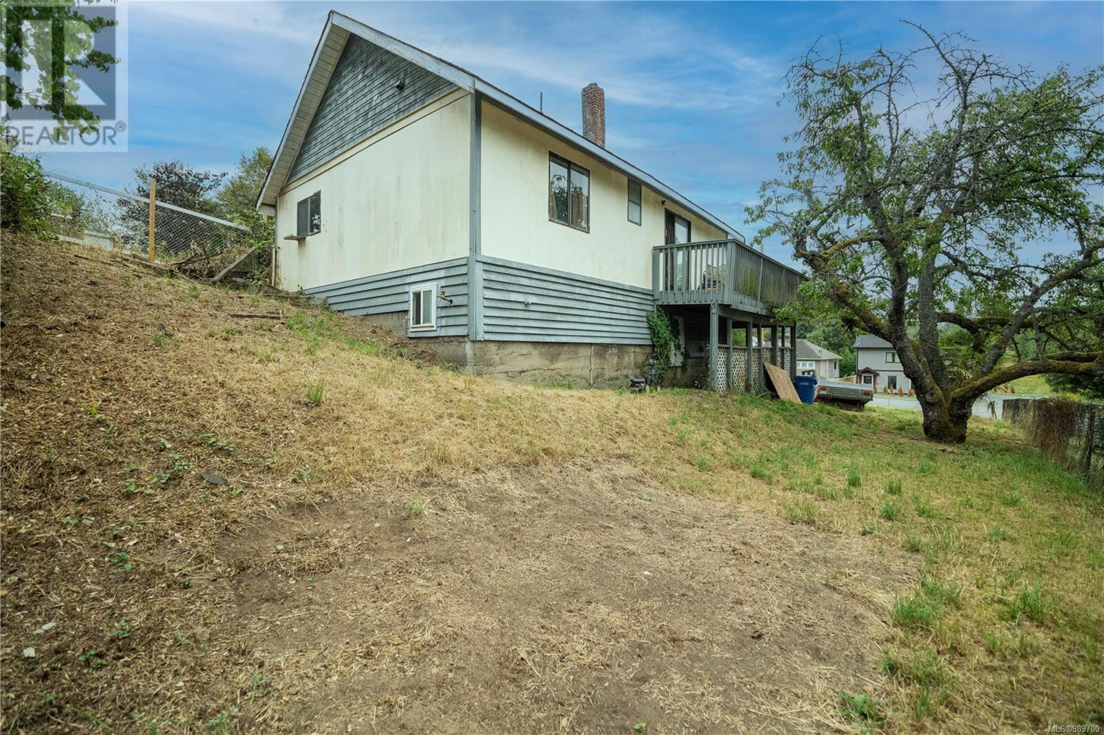 Property at 64 Rainer St image 2