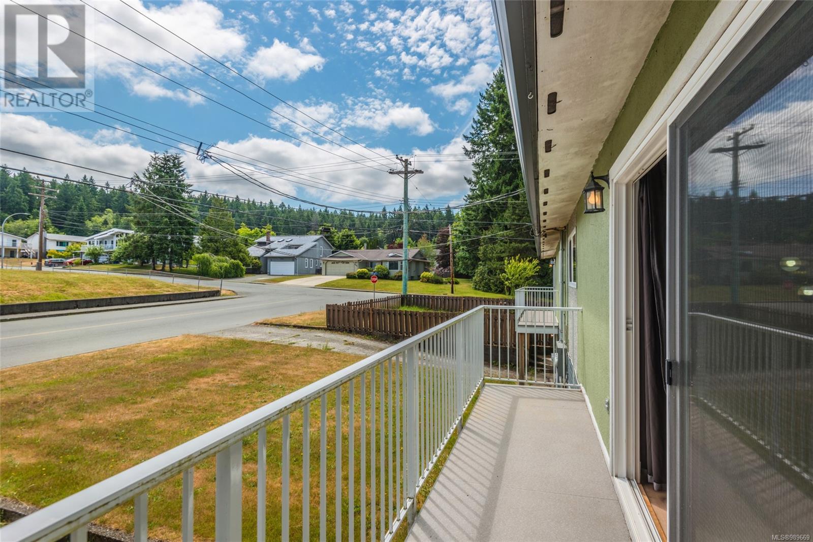 Property at 2910 18th Ave image 4