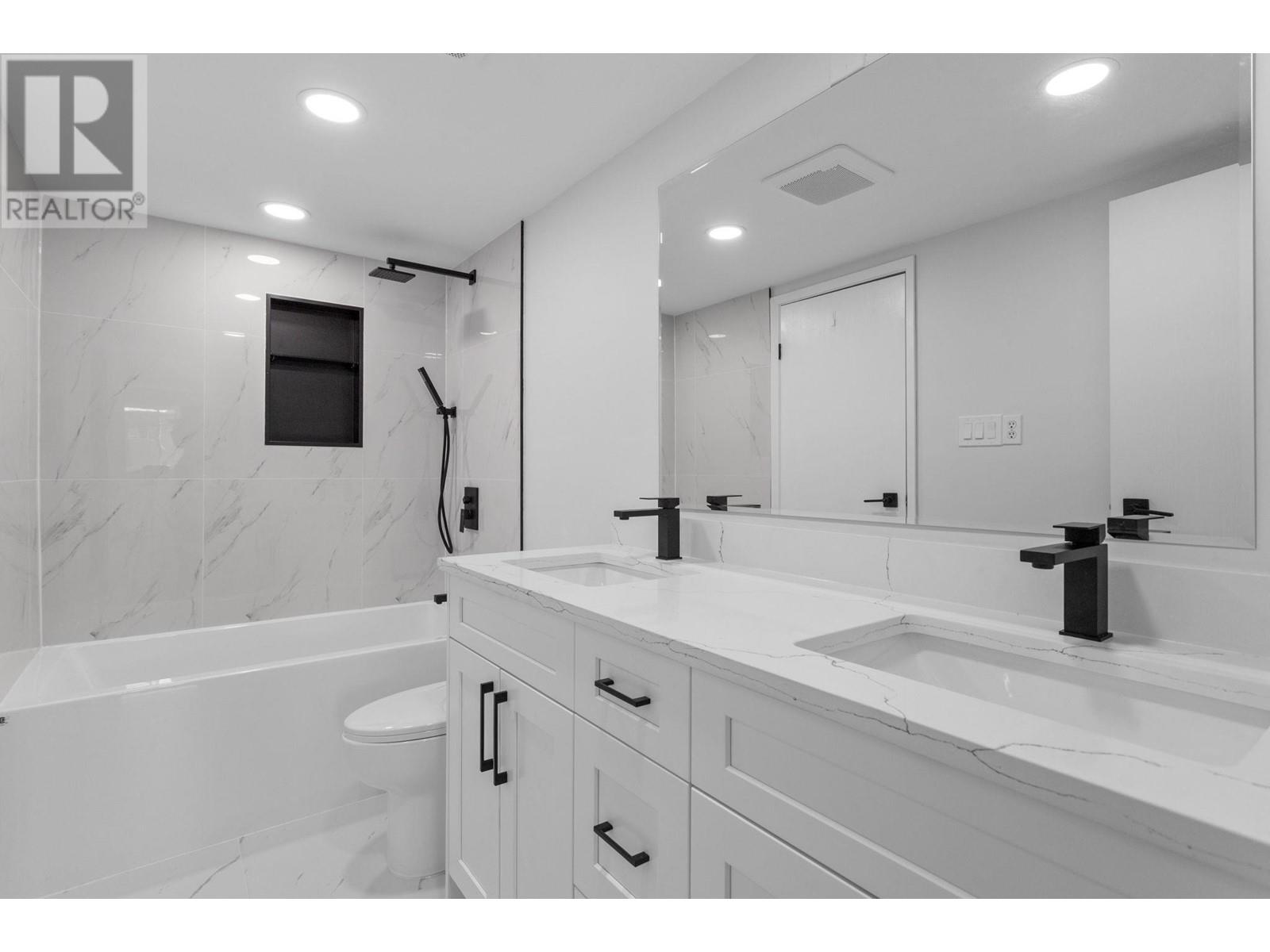 304 2381 Bury Avenue, Port Coquitlam, British Columbia  V3C 1Z9 - Photo 8 - R2972471