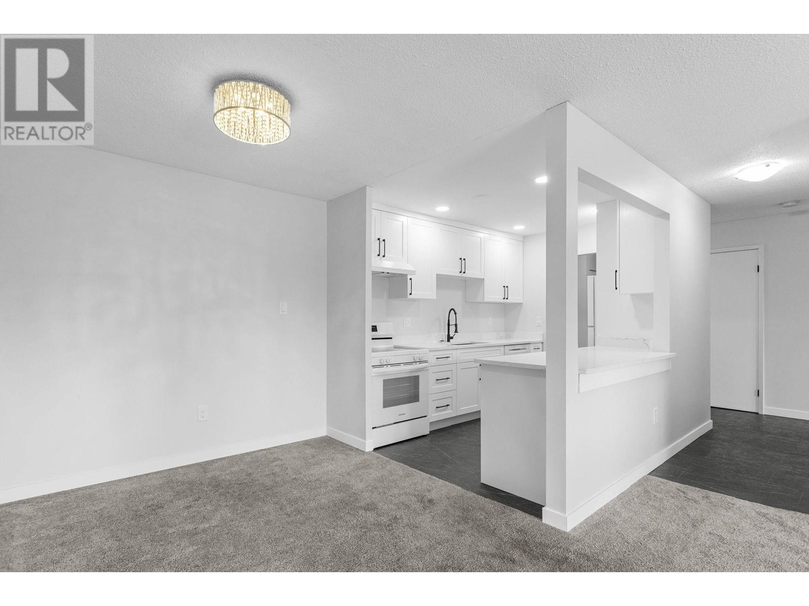 304 2381 Bury Avenue, Port Coquitlam, British Columbia  V3C 1Z9 - Photo 4 - R2972471